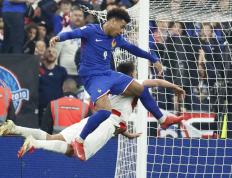 世俱杯分组-包含关乎尊严的欧洲足球战：弱者淘汰，强者晋级的词条