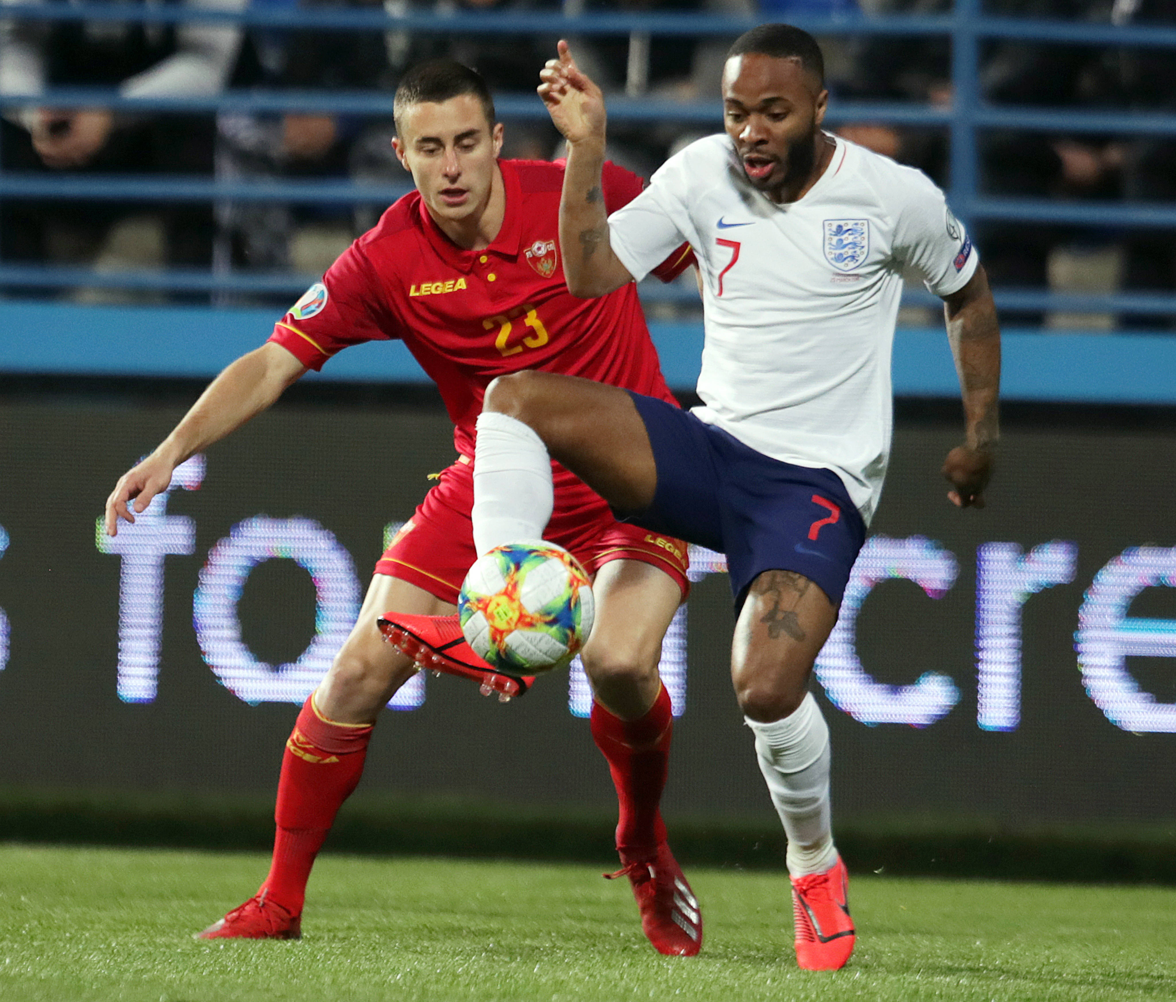 世俱杯直播-关于角逐胜利！国际足球赛事奋起直追的信息