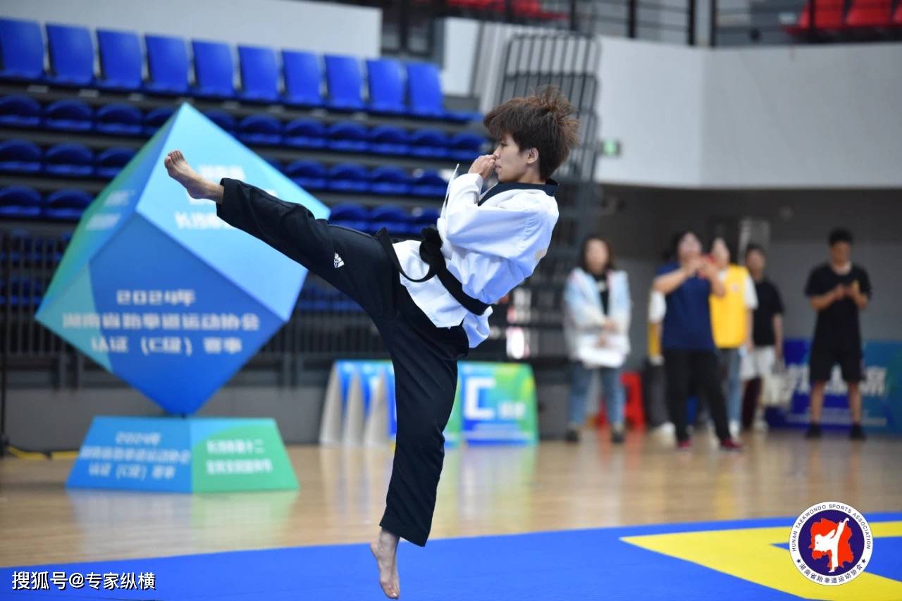 世俱杯2025-关于优雅激烈的跆拳道比赛,精彩对决引燃全场的信息