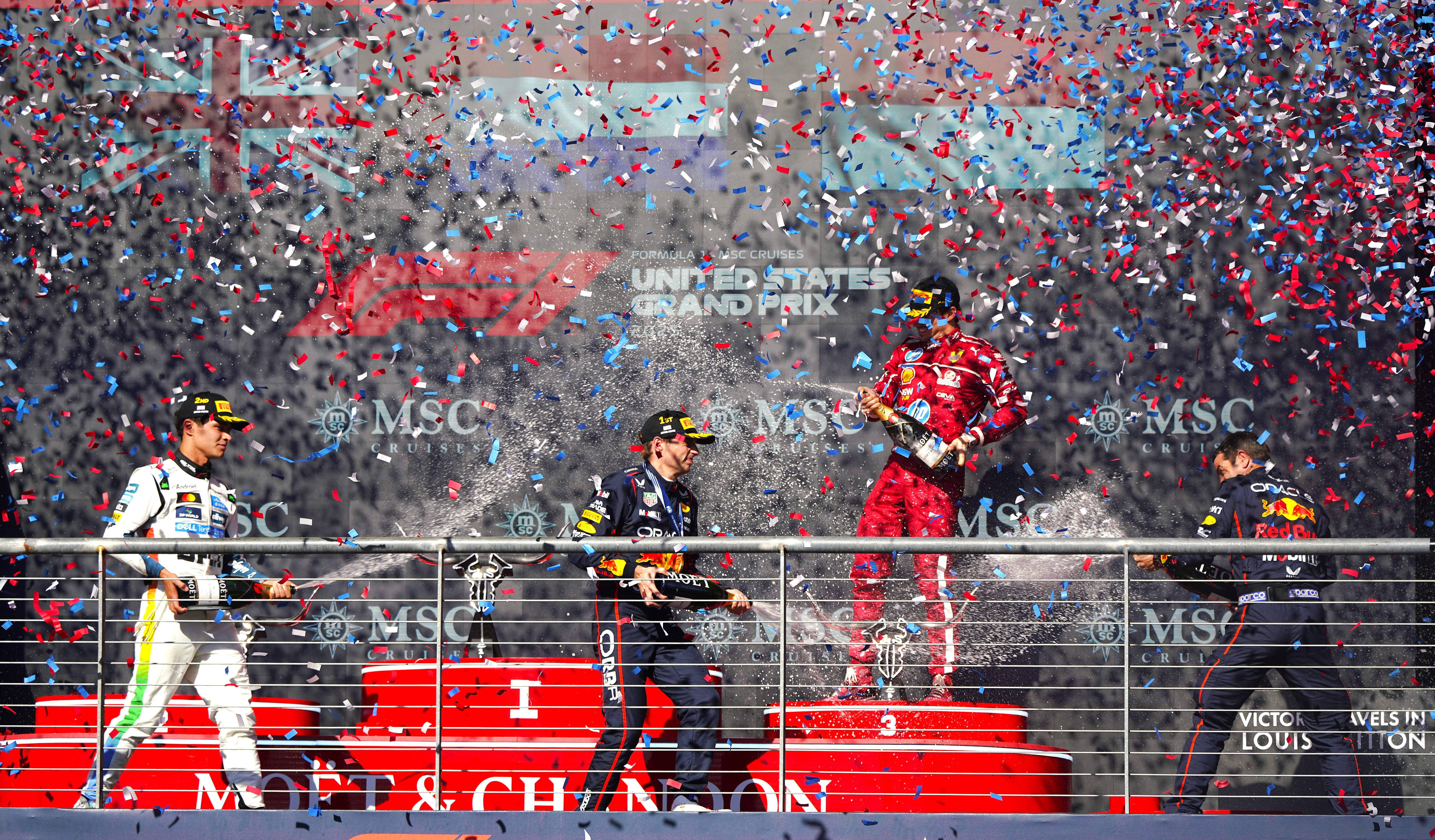 世俱杯-迈凯伦险胜红牛车队,维斯塔潘带队取胜