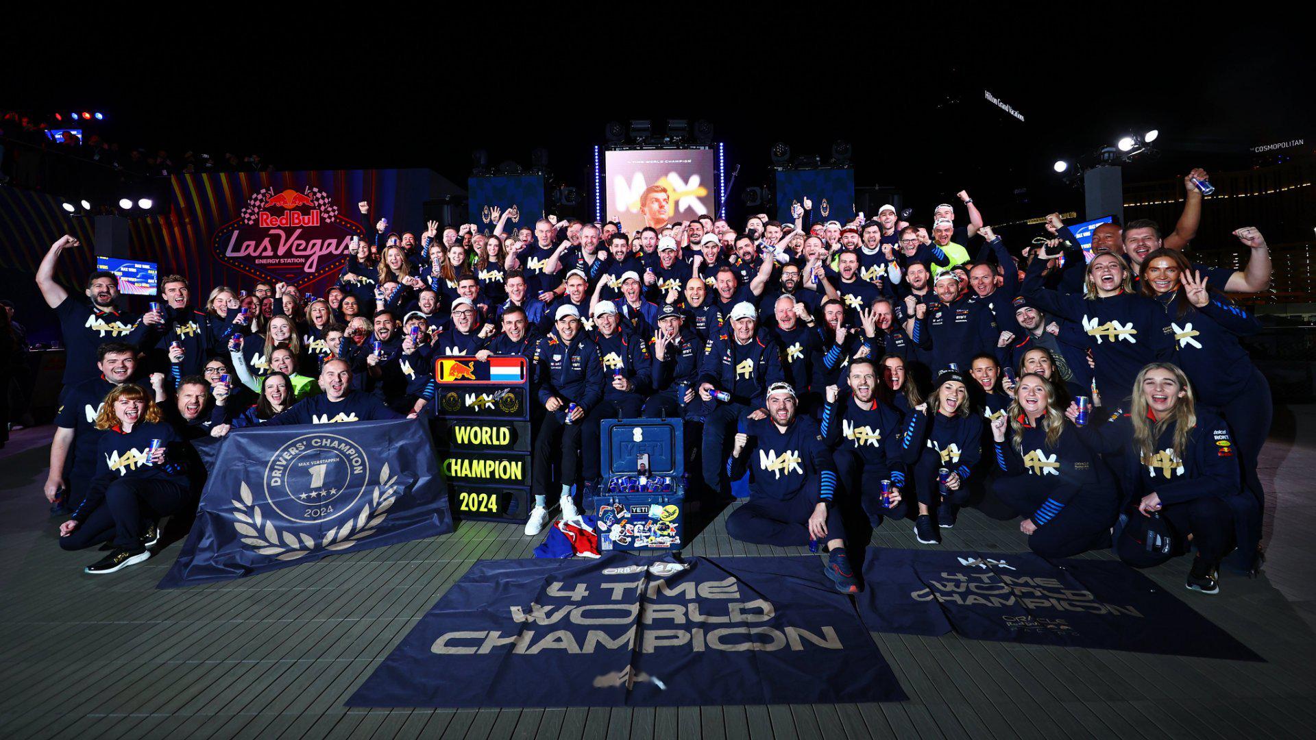 世俱杯-迈凯伦险胜红牛车队,维斯塔潘带队取胜